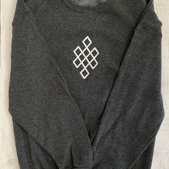 Eternal knot Embroidered Sweatshirt - Picture 3 of 3